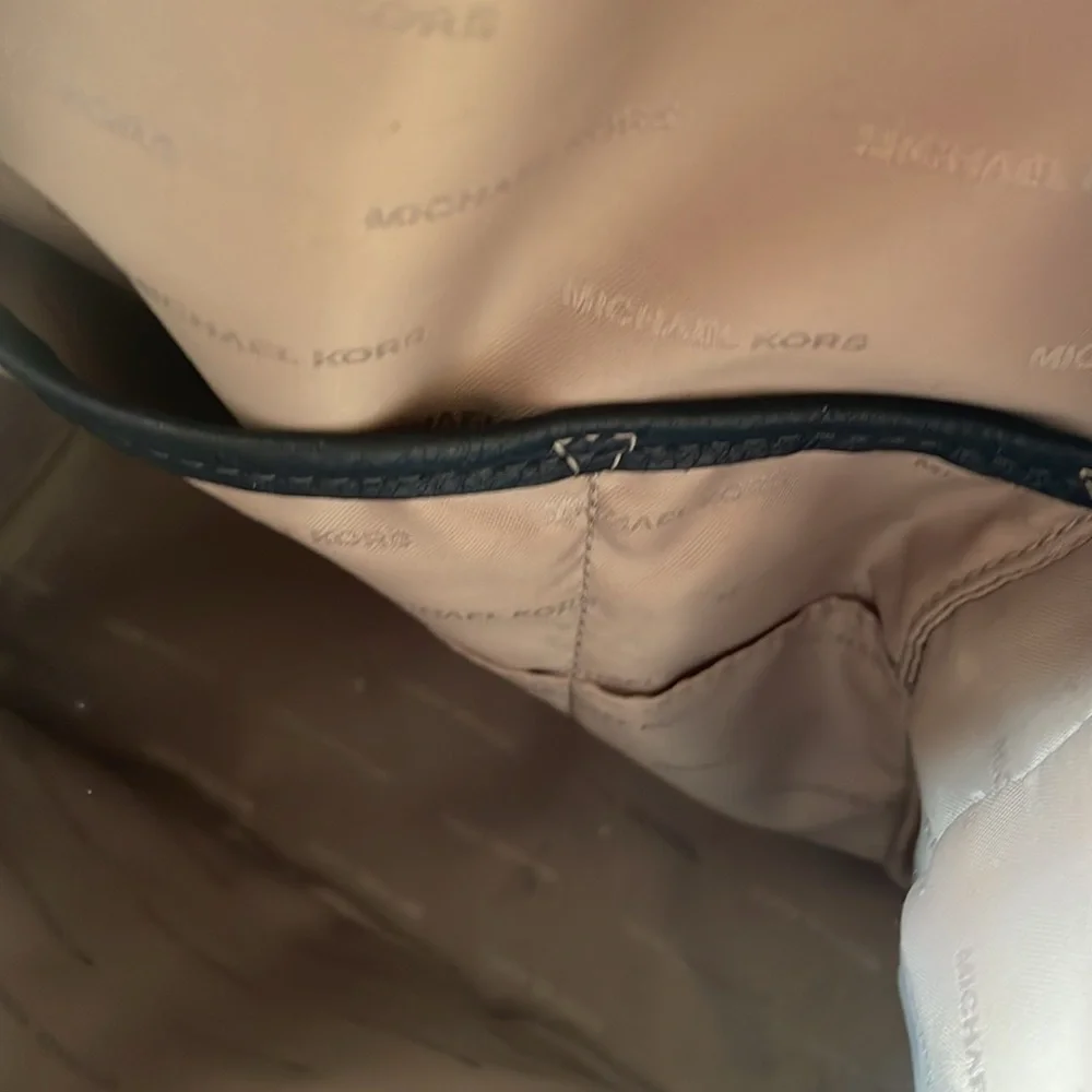 Michael Kors Rhea Zip Backpack Large Pebble Leather Navy Blue EUC - Picture 6 of 16